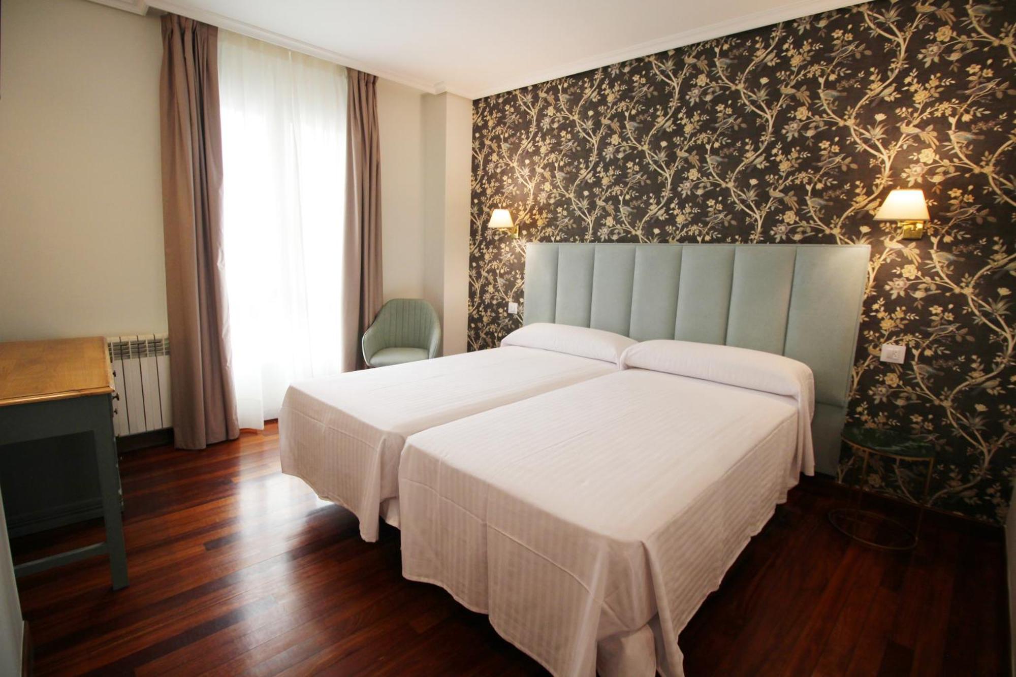 Hosteria De Adarzo Auto Check Santander Bagian luar foto
