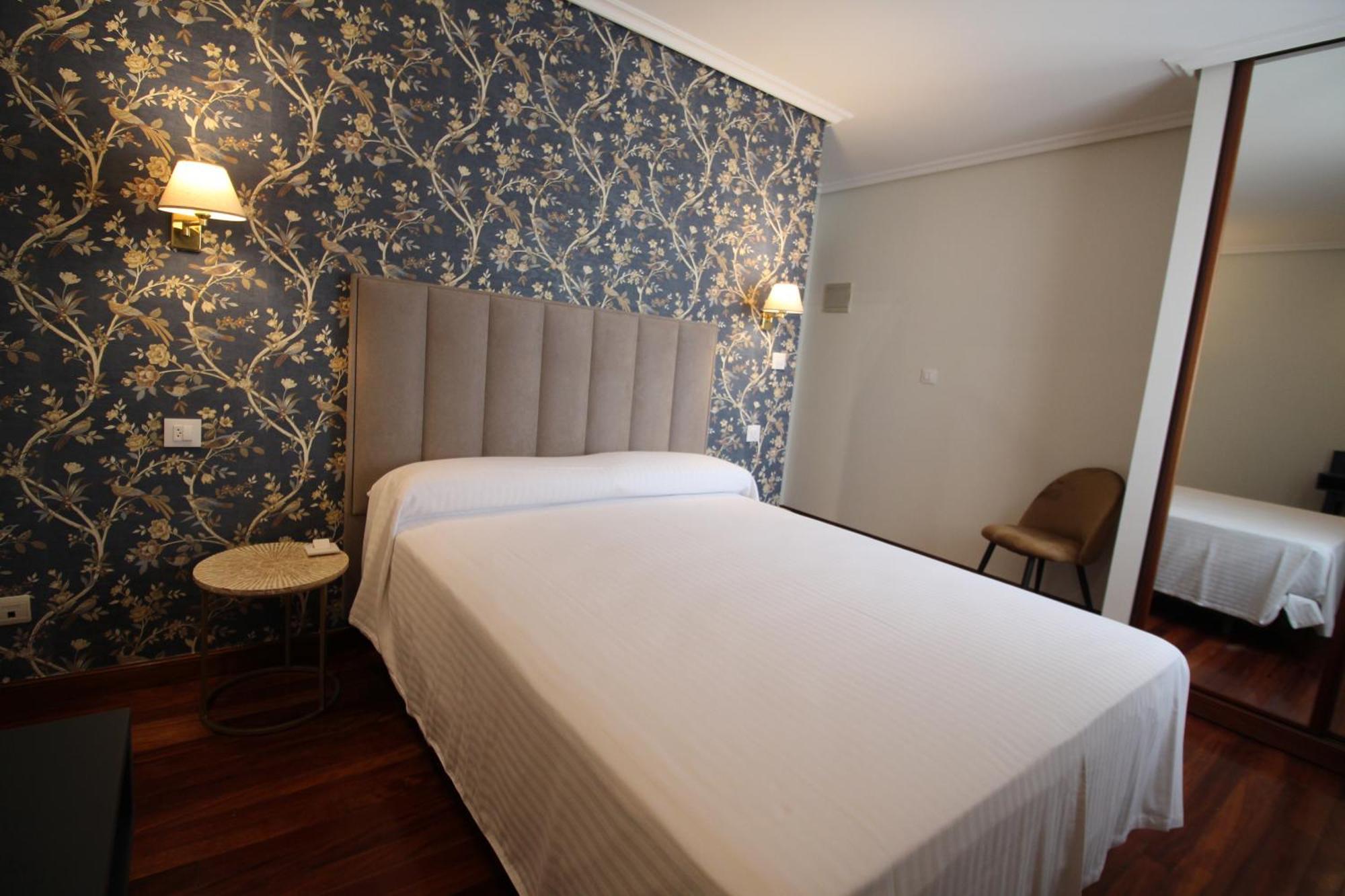 Hosteria De Adarzo Auto Check Santander Bagian luar foto