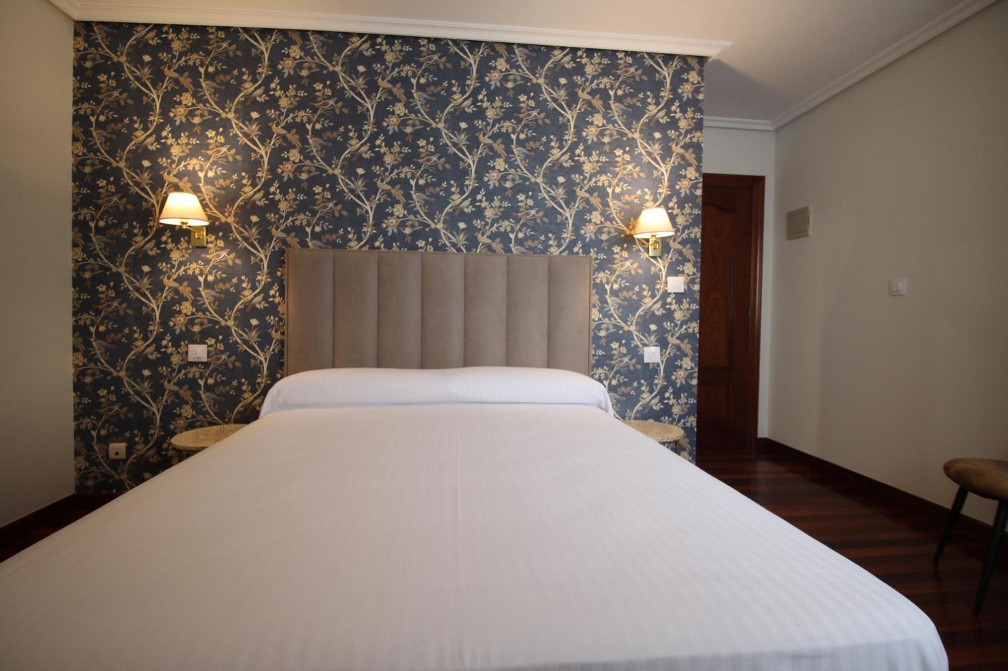 Hosteria De Adarzo Auto Check Santander Bagian luar foto